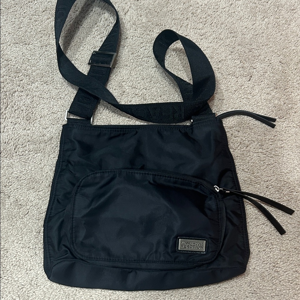 Kenneth Cole Reaction Black Messenger Bag